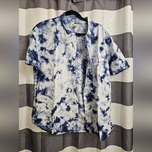 Madewell Blue and White Tie-Dye Casual Button Down Shirt